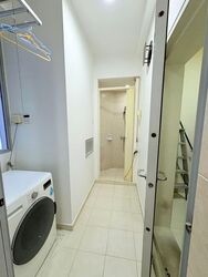 The Lakeshore (D22), Condominium #557840111